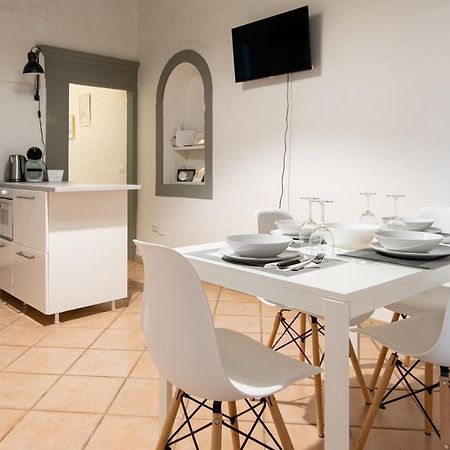 2 Rooms Next To A Market And Piazza Santa Croce - Homeunity Firenze Eksteriør billede