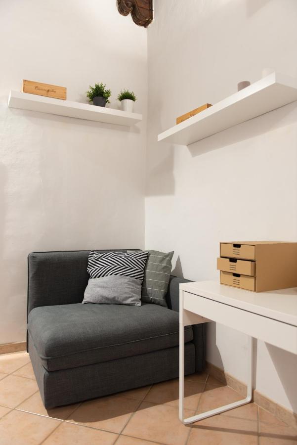 2 Rooms Next To A Market And Piazza Santa Croce - Homeunity Firenze Eksteriør billede