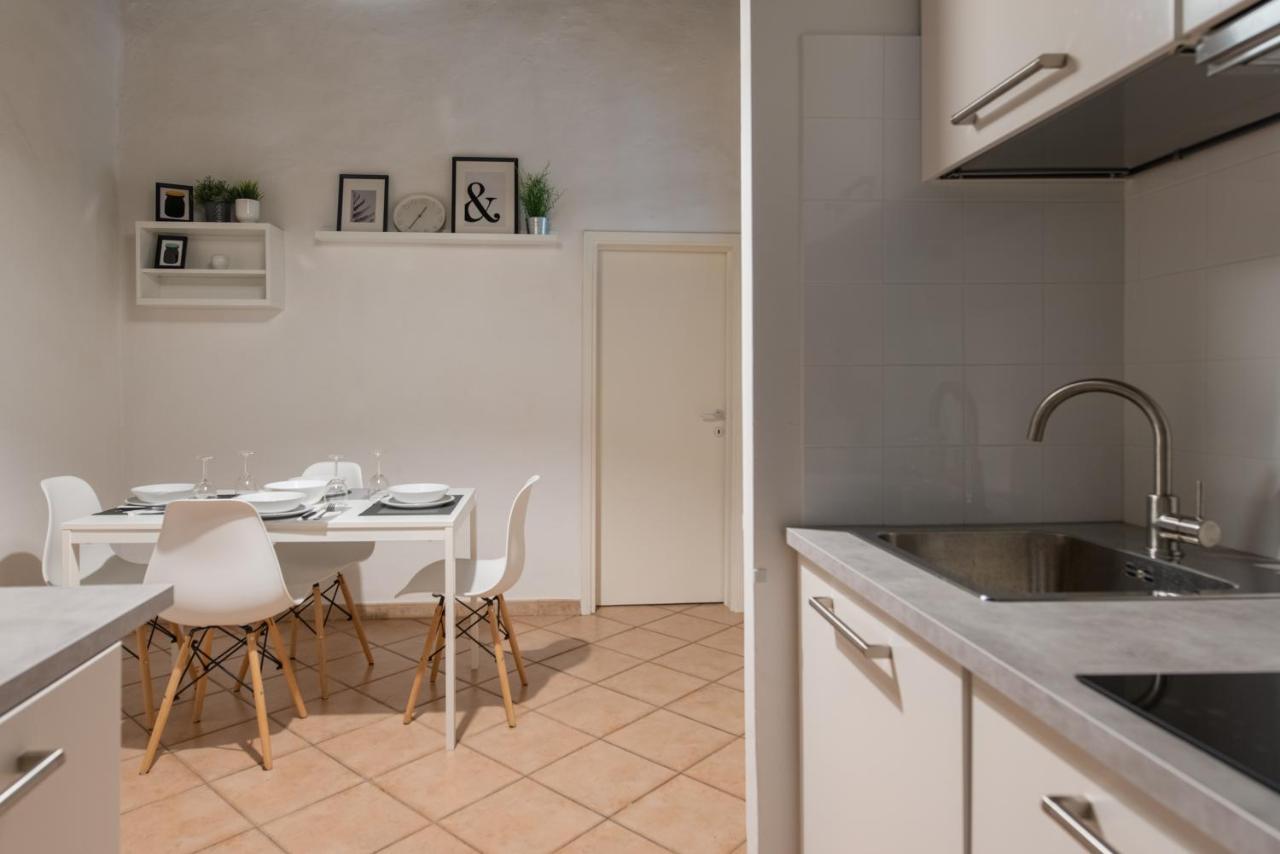 2 Rooms Next To A Market And Piazza Santa Croce - Homeunity Firenze Eksteriør billede